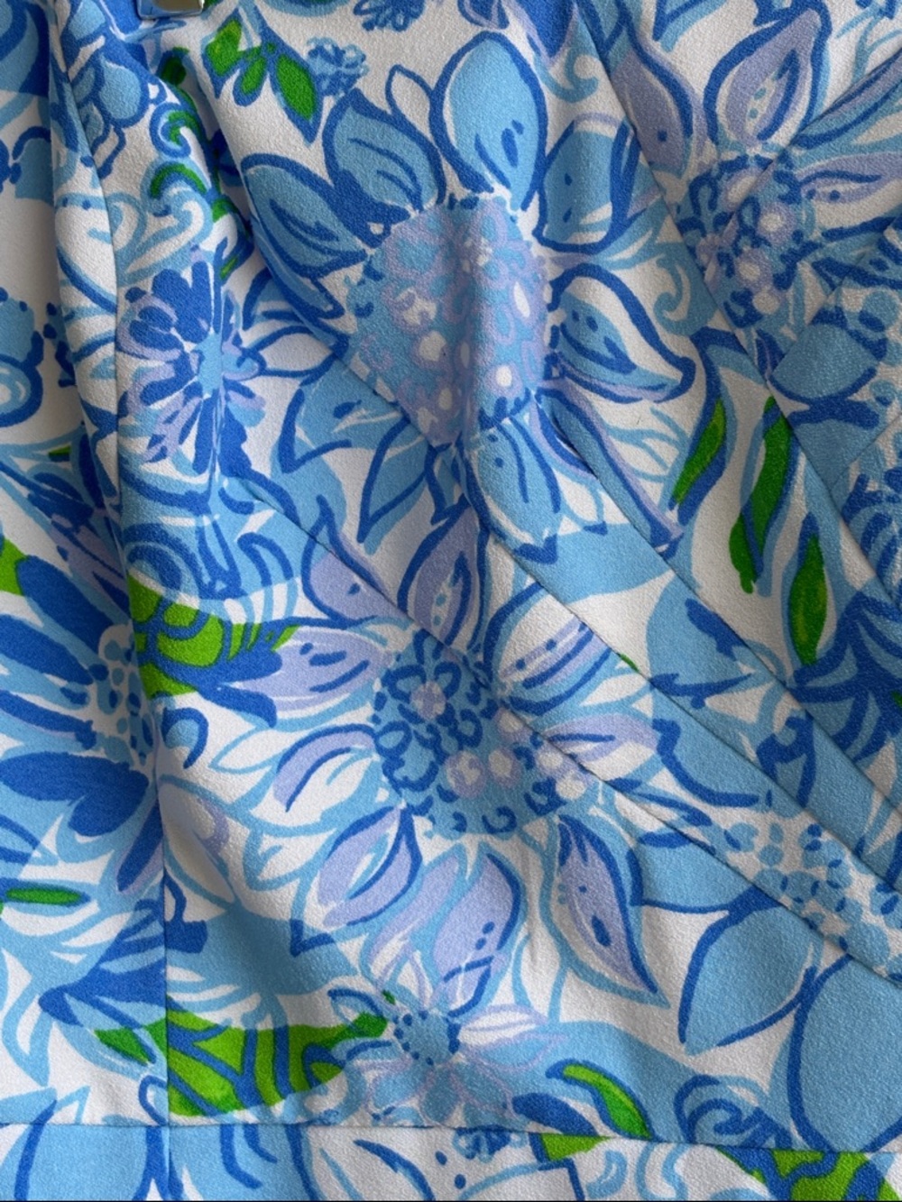 Lilly Pulitzer Blue, White & Green skort with belt not attached - Picture 12 of 15